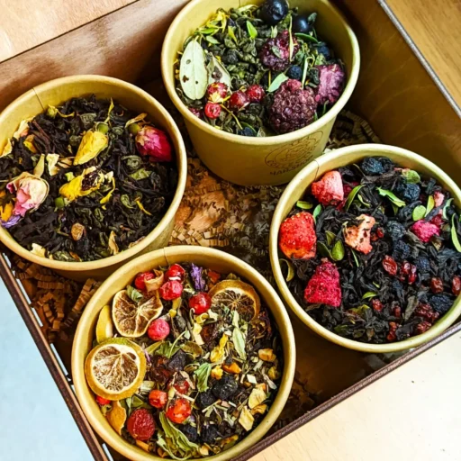 Подарочный набор из 4 чаёв в деревянной упаковке